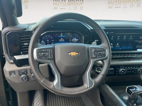 Used 2025 Chevrolet Silverado 1500 LTZ AWD/4WD image 12