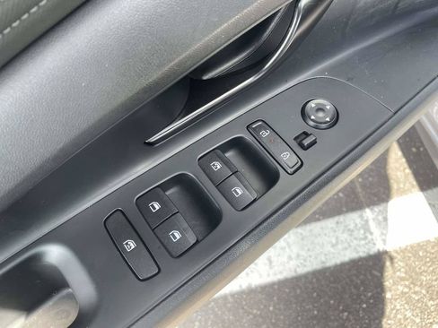 Certified 2025 Hyundai Elantra Sport w/ Cargo Package FWD image 12