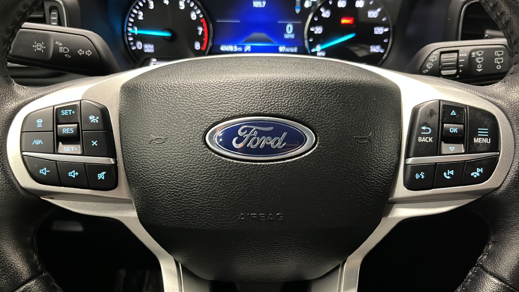 Used 2023 Ford Explorer XLT w/ Equipment Group 202A AWD/4WD image 16