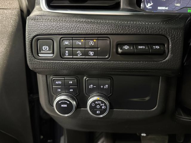 Used 2024 GMC Yukon Denali AWD/4WD image 27
