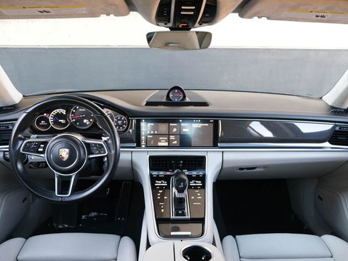 Used 2017 Porsche Panamera Turbo w/ Carbon Fiber Interior Package image 34