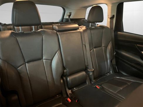 Used 2019 Subaru Ascent Limited image 19