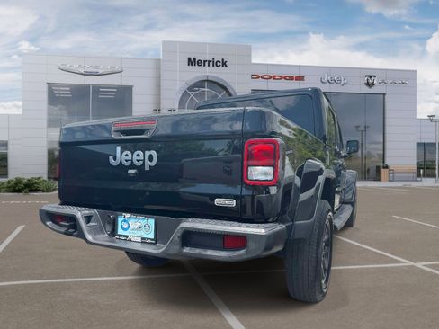 Used 2022 Jeep Gladiator Overland w/ Cold Weather Group AWD/4WD image 6