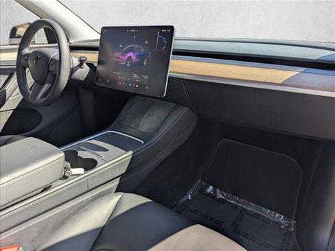 Used 2024 Tesla Model Y Long Range AWD/4WD image 23