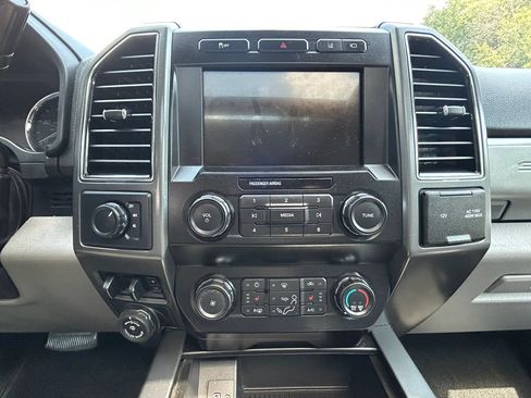 Used 2020 Ford F350 XLT w/ XLT Premium Package AWD/4WD image 18