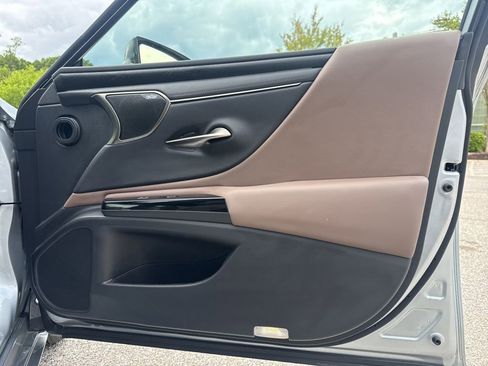Used 2025 Lexus ES 350 Ultra Luxury FWD image 34