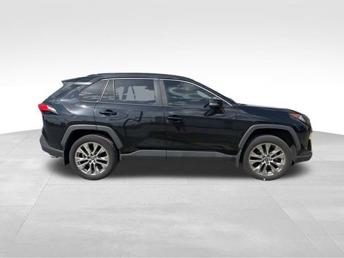 Used 2021 Toyota RAV4 XLE Premium AWD/4WD image 8