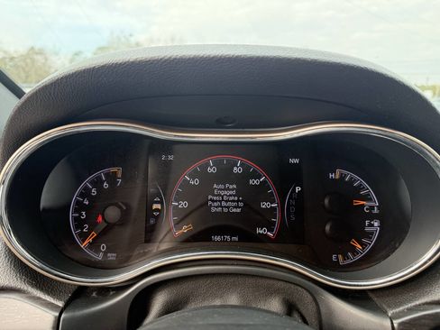 Used 2014 Jeep Grand Cherokee Limited w/ Luxury Group II image 19