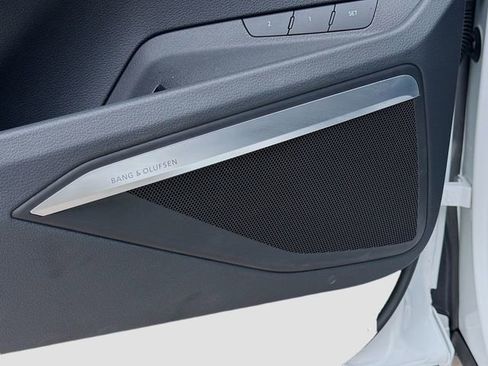 Used 2019 Audi e-tron Prestige image 25