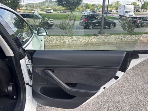 Used 2020 Tesla Model 3 Long Range AWD/4WD image 17
