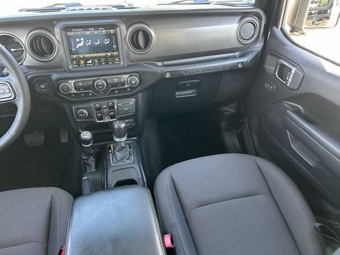 Used 2023 Jeep Wrangler Unlimited AWD/4WD image 16