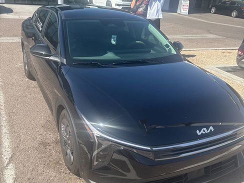 Certified 2025 Kia K4 FWD image 3