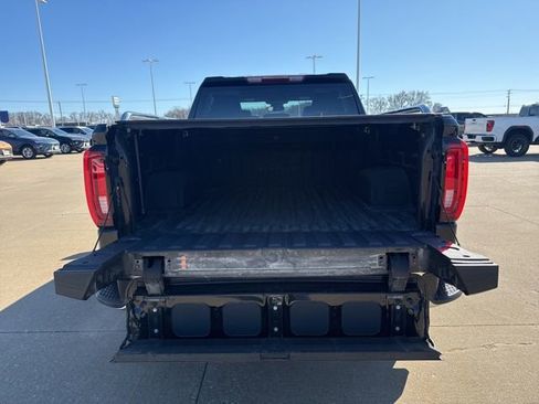 Used 2023 GMC Sierra 1500 SLT image 6