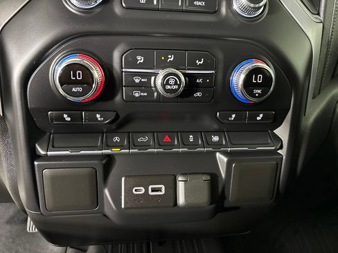 Used 2021 GMC Sierra 1500 SLE AWD/4WD image 15