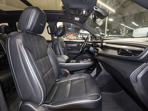 Certified 2025 Buick Enclave Avenir w/ Super Cruise Package image 28