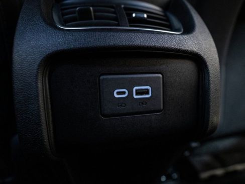 Used 2020 Chevrolet Blazer LT image 37