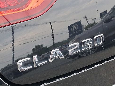 Used 2023 Mercedes-Benz CLA 250 4MATIC image 30