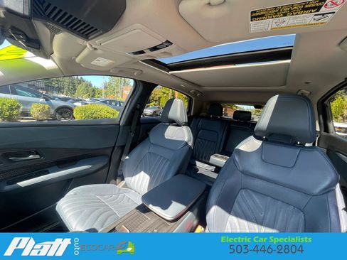 Used 2023 Nissan Ariya AWD/4WD image 37