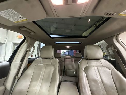 Used 2013 Lincoln MKX AWD image 16