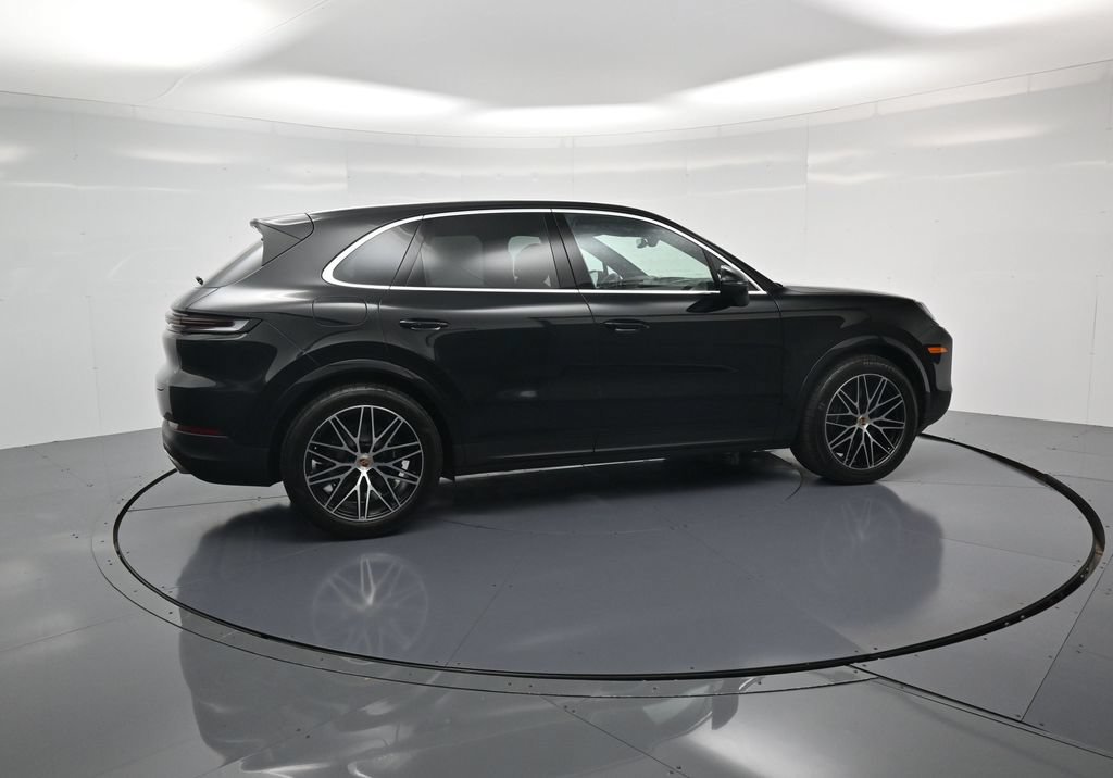 Used 2026 Porsche Cayenne AWD/4WD image 39