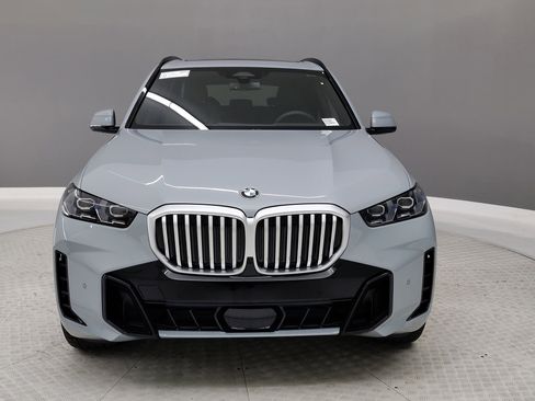 Used 2026 BMW X5 sDrive40i w/ M Sport Package RWD image 2