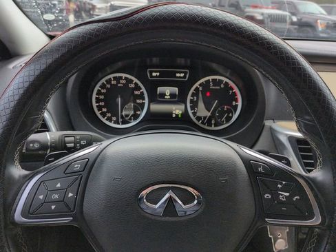 Used 2017 INFINITI QX30 Premium w/ Navigation Package image 29