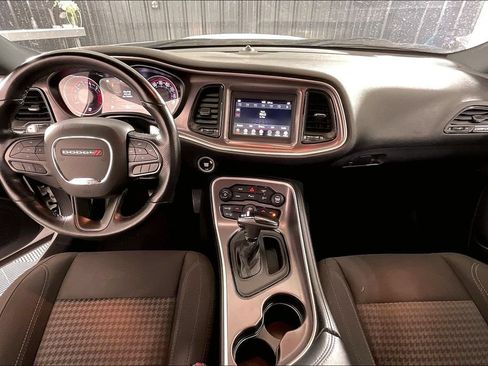 Used 2022 Dodge Challenger R/T RWD image 17