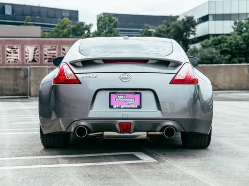 Used 2009 Nissan 370Z Touring RWD image 16