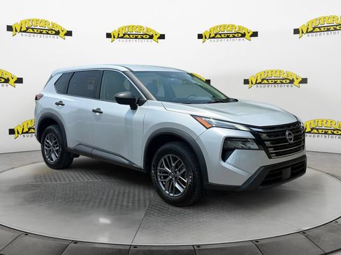 Used 2024 Nissan Rogue S AWD/4WD image 7