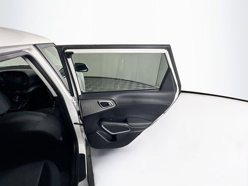 Used 2025 Kia Soul LX w/ LX Technology Package FWD image 28