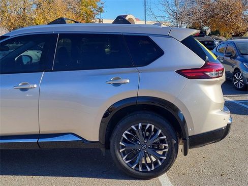 Certified 2025 Nissan Rogue Platinum w/ Platinum Premium Package image 6