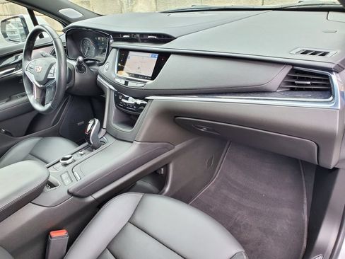 Certified 2023 Cadillac XT5 Premium Luxury w/ Technology Package AWD/4WD image 33
