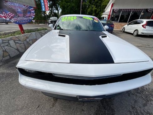 Used 2011 Dodge Challenger R/T RWD image 17