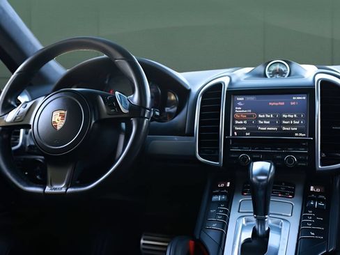 Used 2013 Porsche Cayenne GTS AWD/4WD image 28