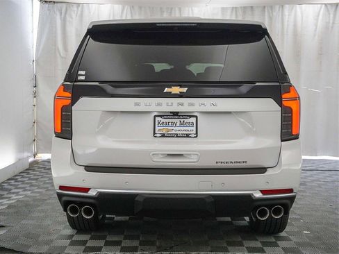 New 2025 Chevrolet Suburban Premier image 7