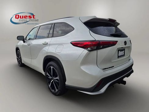 Used 2021 Toyota Highlander XSE AWD/4WD image 9