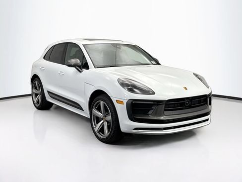 Used 2026 Porsche Macan AWD/4WD image 9