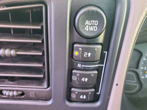 Used 2006 Chevrolet Avalanche Z71 w/ Sun And Sound Package image 21