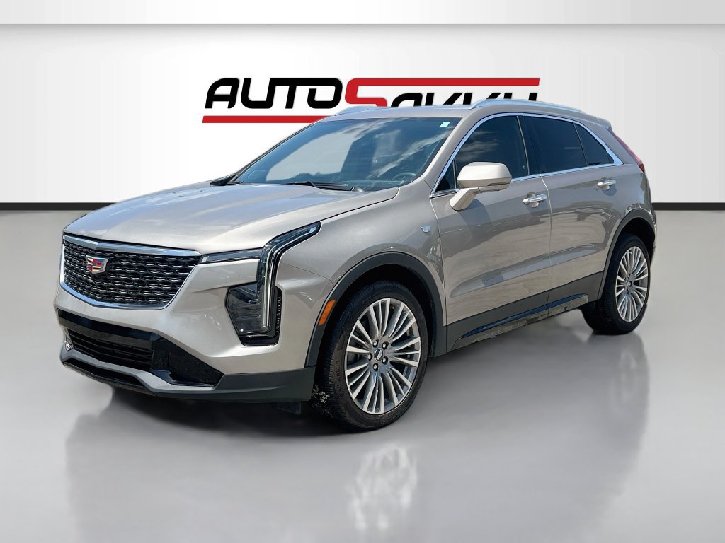 Used 2025 Cadillac XT4 Premium Luxury FWD image 3