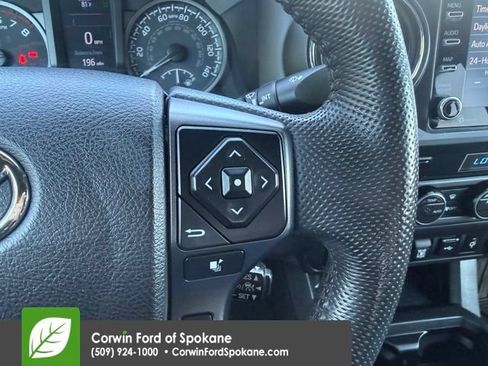 Used 2022 Toyota Tacoma TRD Off-Road w/ Technology Package AWD/4WD image 22