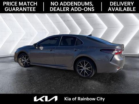 Used 2024 Toyota Camry SE image 7