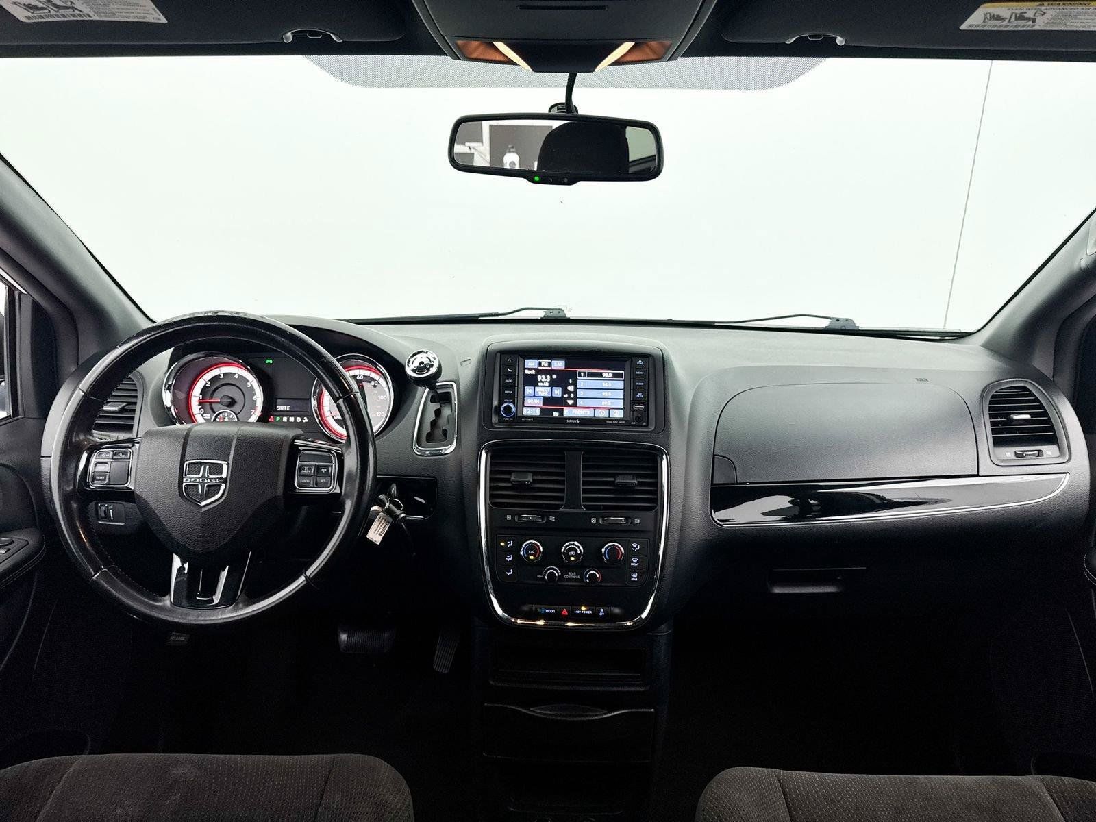 Used 2017 Dodge Grand Caravan SE FWD image 16