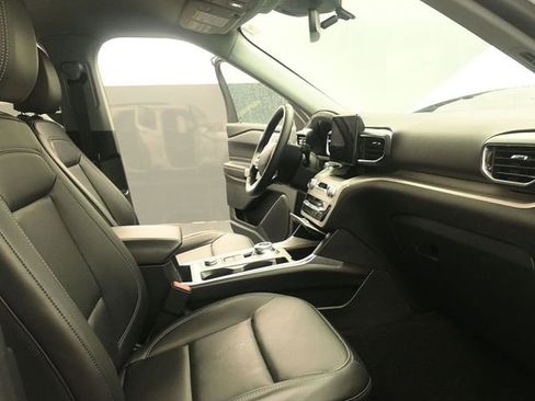 Certified 2024 Ford Explorer XLT w/ Equipment Group 202A image 15