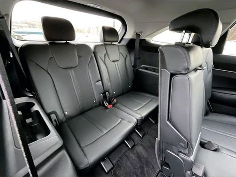 Certified 2025 Kia Sorento S w/ Panoramic Sunroof Package image 27