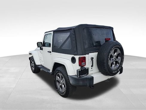 Certified 2016 Jeep Wrangler Sahara w/ Connectivity Group image 9