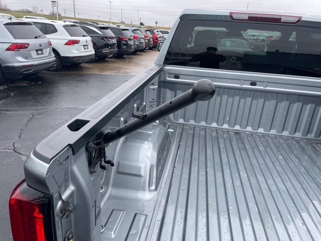 Used 2025 GMC Sierra 1500 SLT AWD/4WD image 36