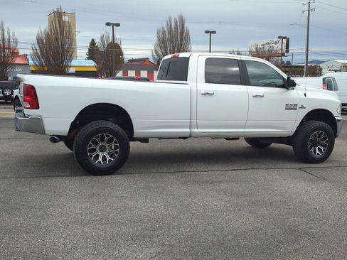 Used 2018 RAM 2500 SLT w/ Luxury Group image 6