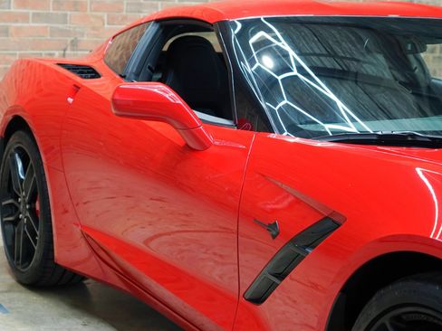 Used 2019 Chevrolet Corvette Stingray Coupe w/ Carbon Flash Badge Package RWD image 22
