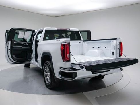 Used 2024 GMC Sierra 1500 SLT image 19