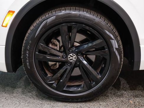 Used 2024 Volkswagen Tiguan SE R-Line AWD/4WD image 7